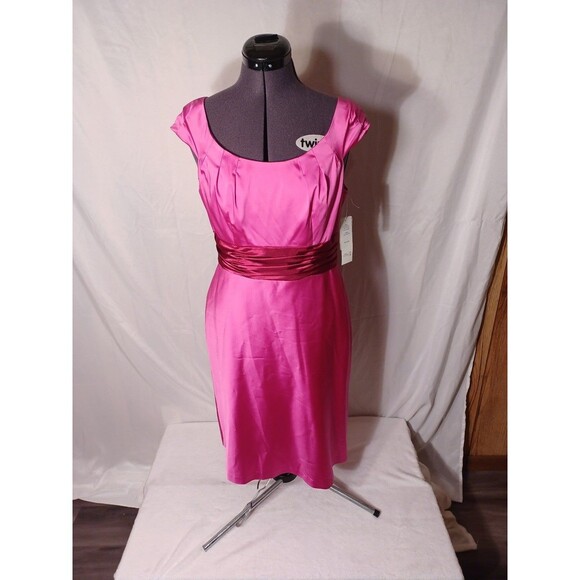 ADRIANNA PAPELL ZIPPER MIDI DRESS - Picture 1 of 6